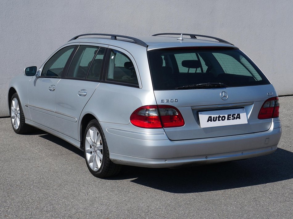 Mercedes-Benz Třída E 2.2CDi  E200