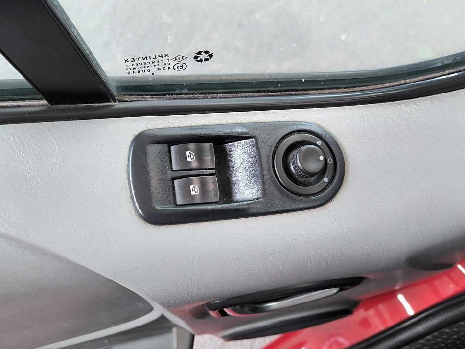 Renault Trafic 2.0dCi  9míst