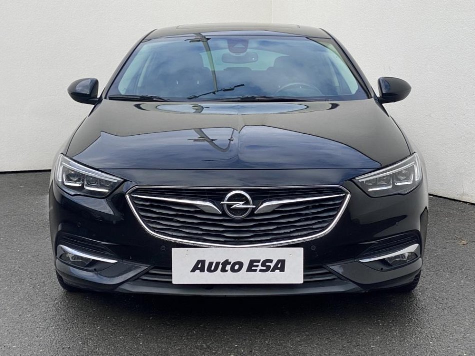 Opel Insignia 2.0D 