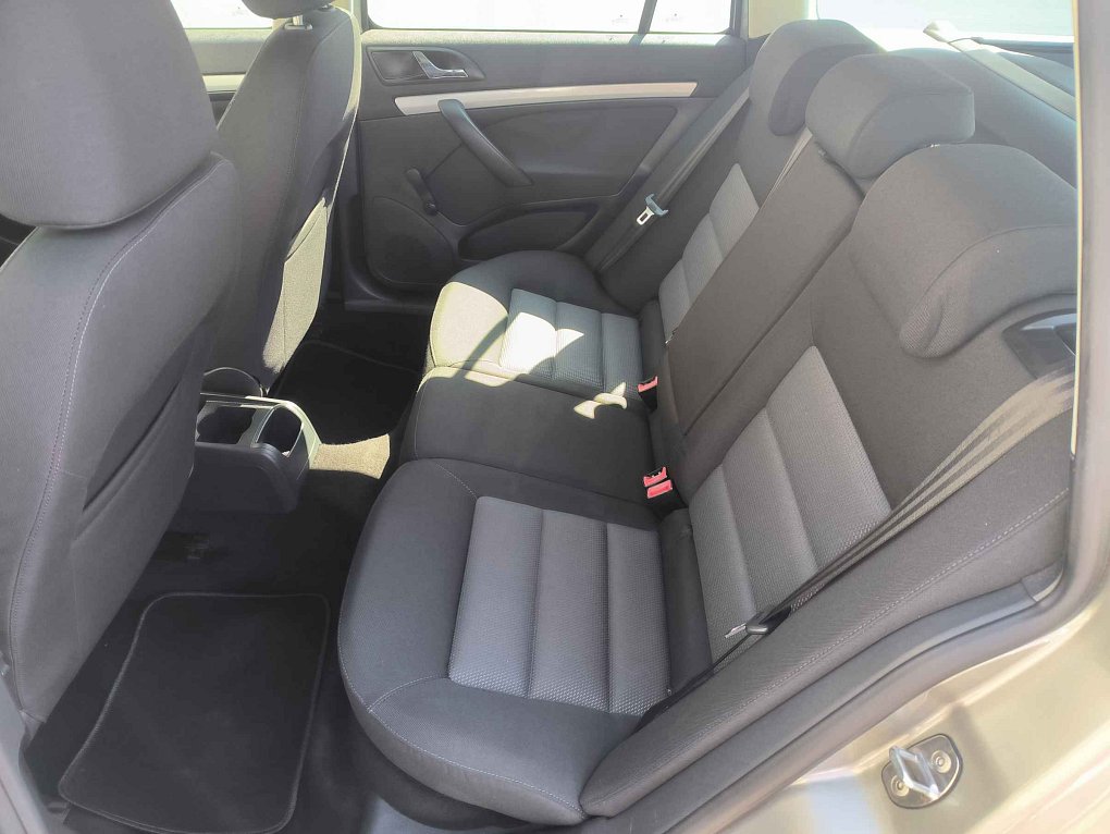 Škoda Octavia II 1.6 MPi Ambiente