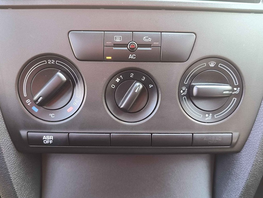 Škoda Octavia II 1.6 MPi Ambiente