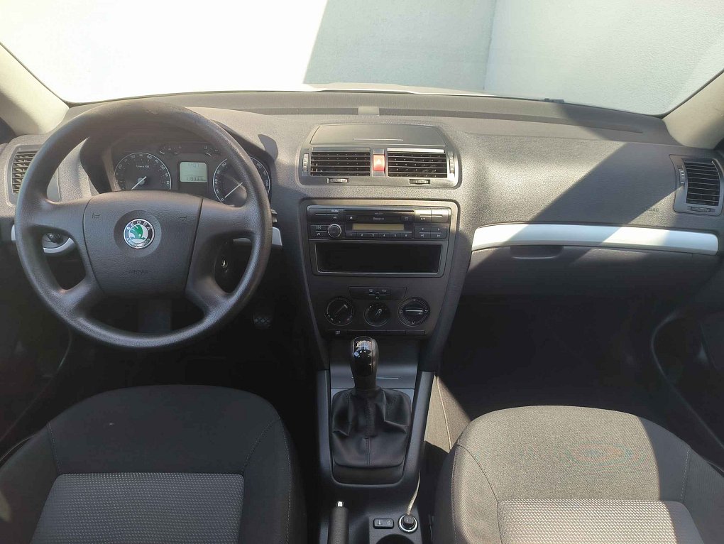 Škoda Octavia II 1.6 MPi Ambiente