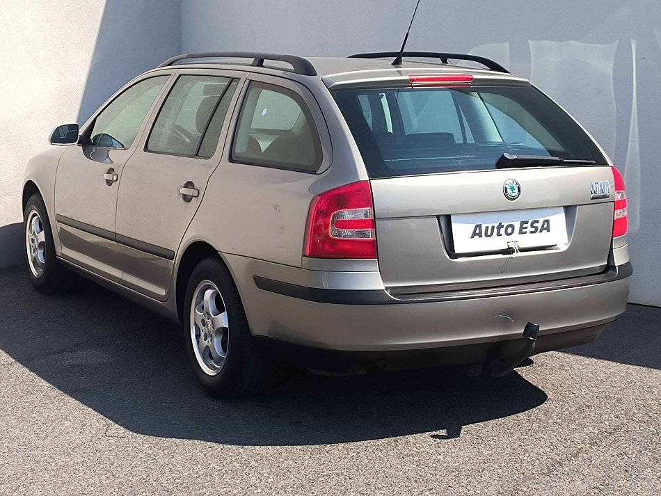 Škoda Octavia II 1.6 MPi Ambiente