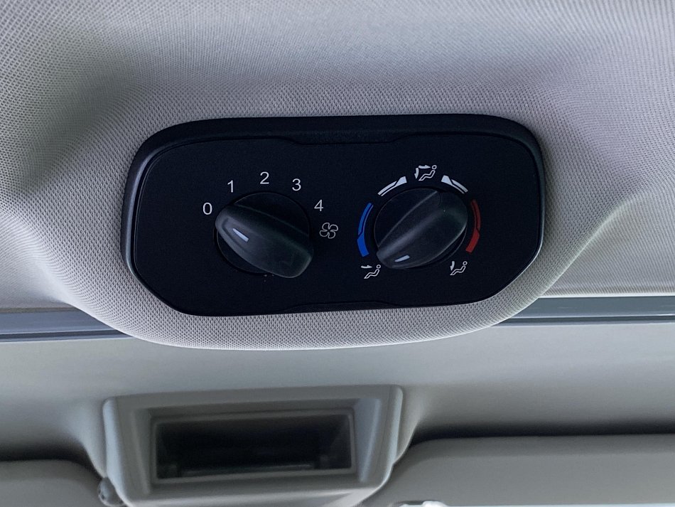 Ford Tourneo Custom 2.2TDCi Titanium L2