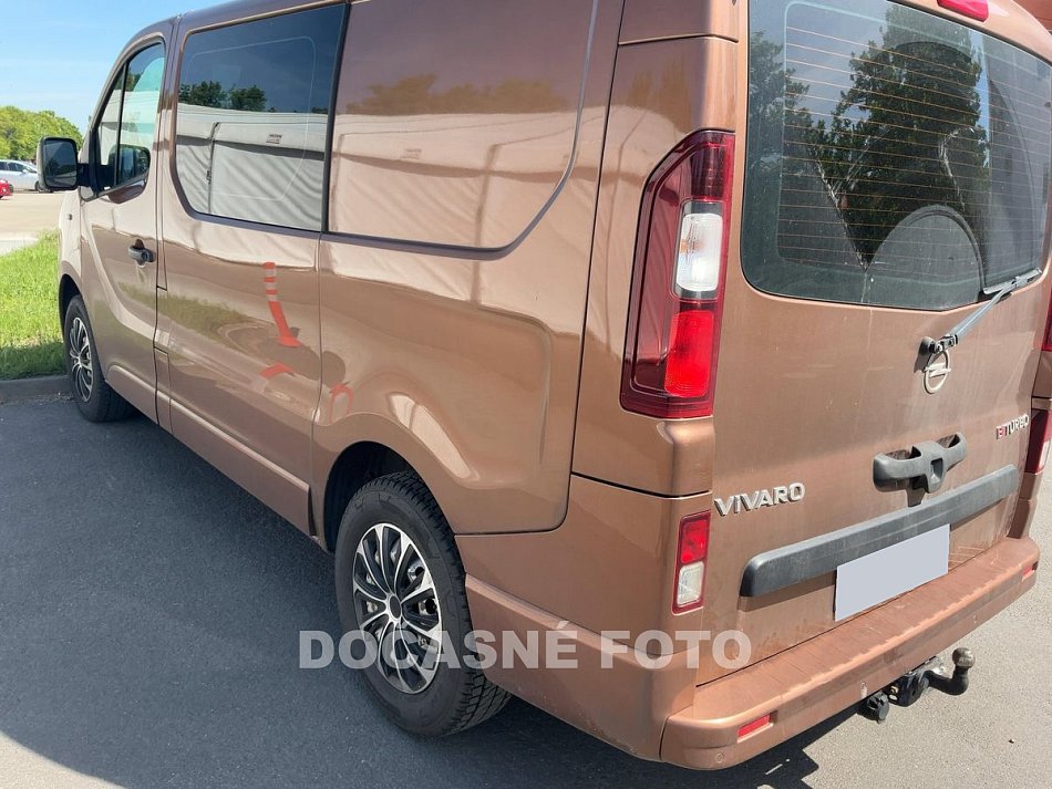 Opel Vivaro 1.6CDTi  5míst