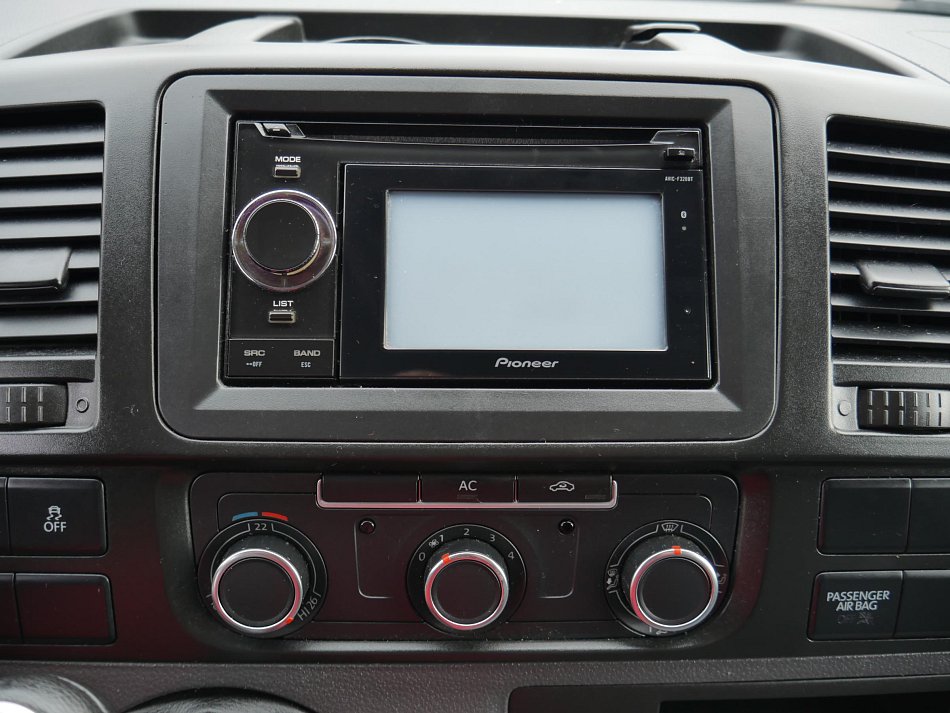 Volkswagen Transporter 2.0TDi  L2H1