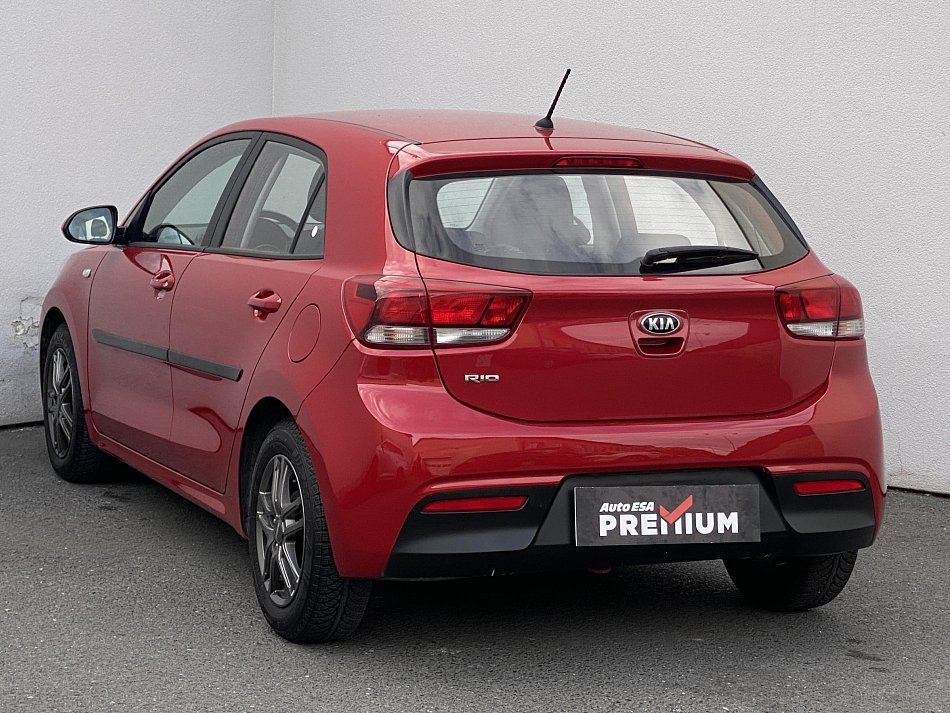 Kia Rio 1.3i 