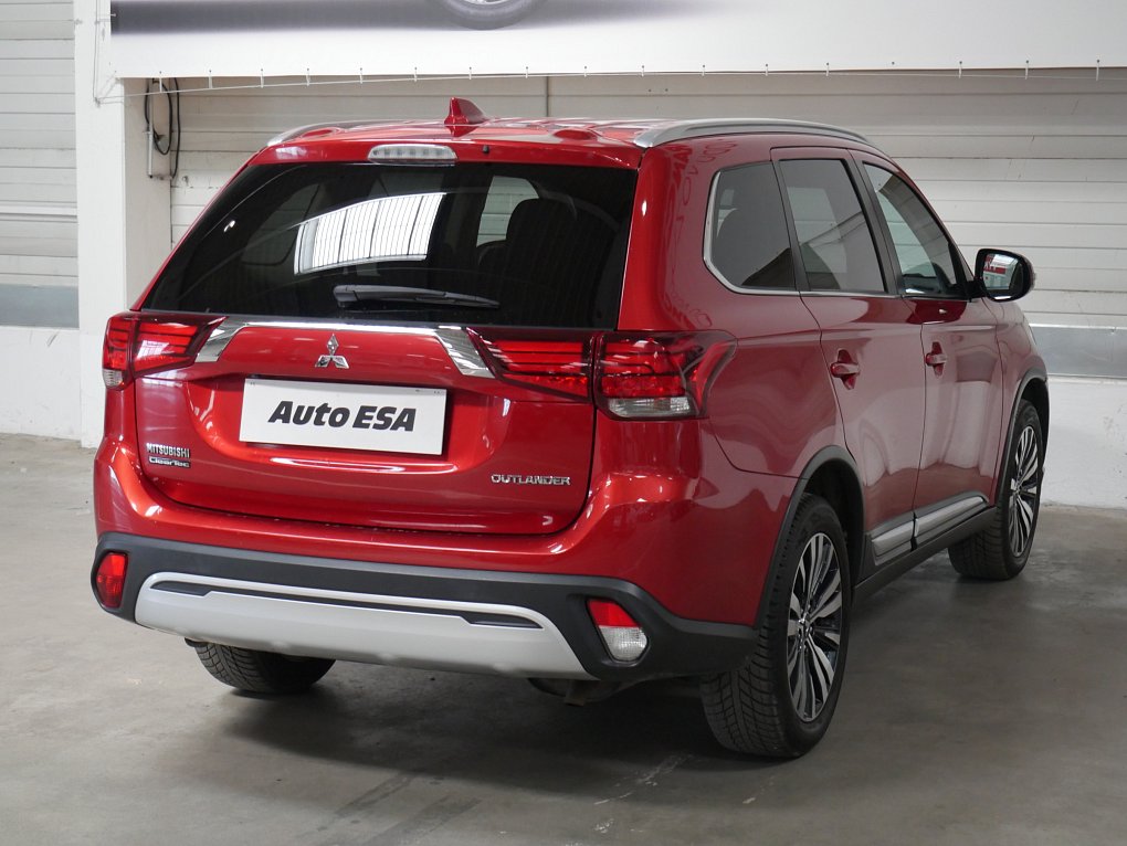 Mitsubishi Outlander 2.0MiVEC 