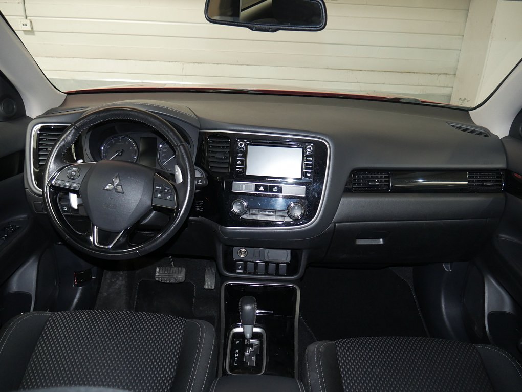 Mitsubishi Outlander 2.0MiVEC 
