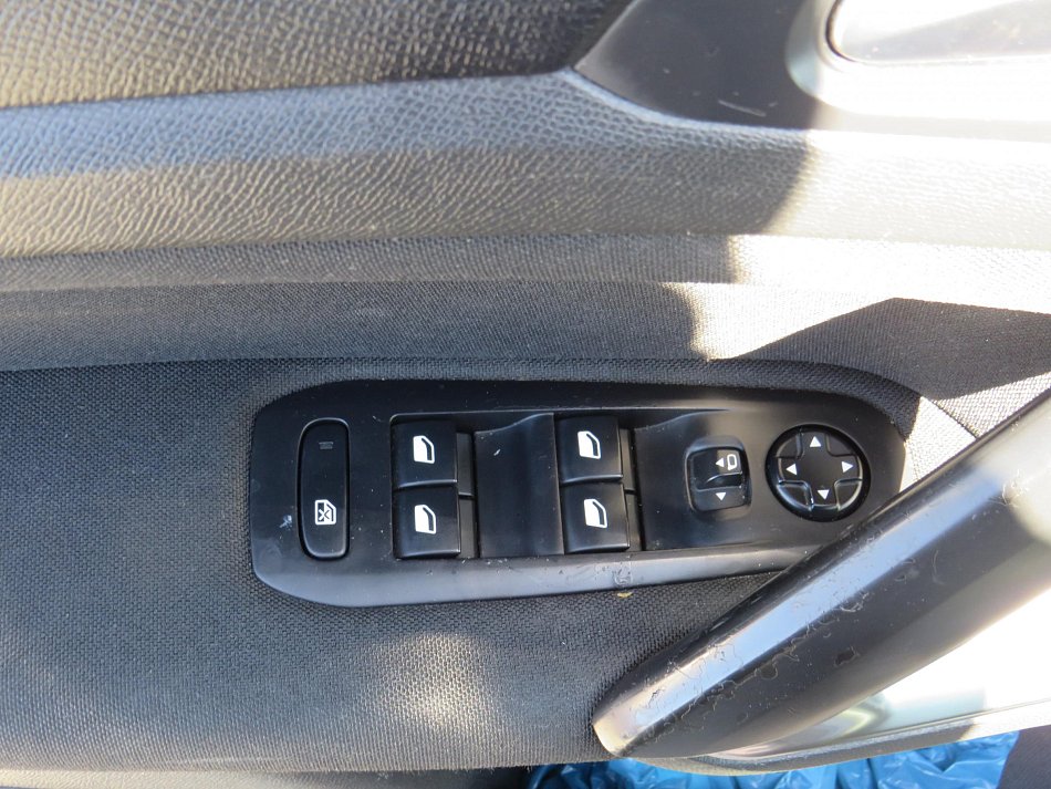 Peugeot 308 2.0 HDi 