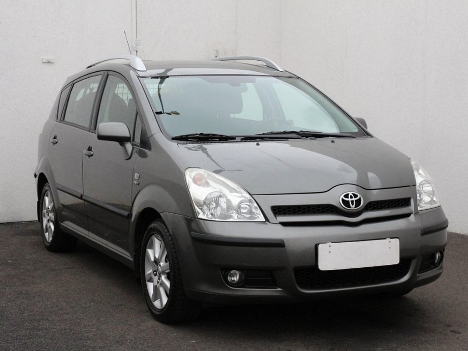 Toyota Corolla Verso 2.2 D-4D 