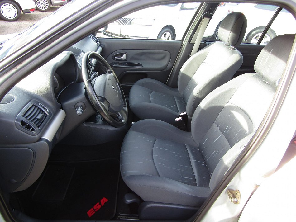 Renault Clio 1.2 i 