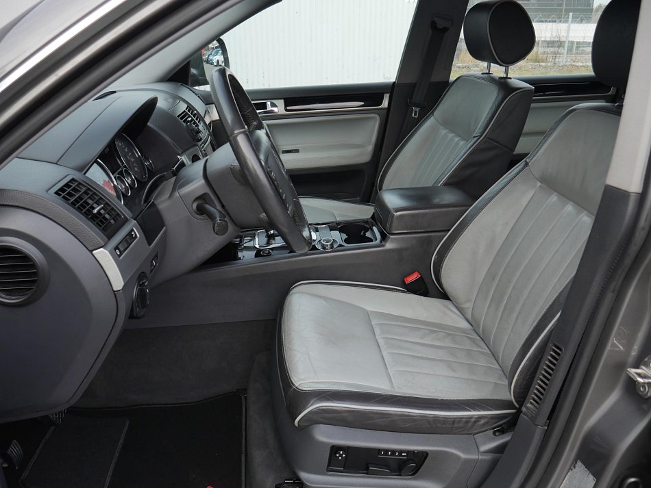 Volkswagen Touareg 3.0 TDi  4x4