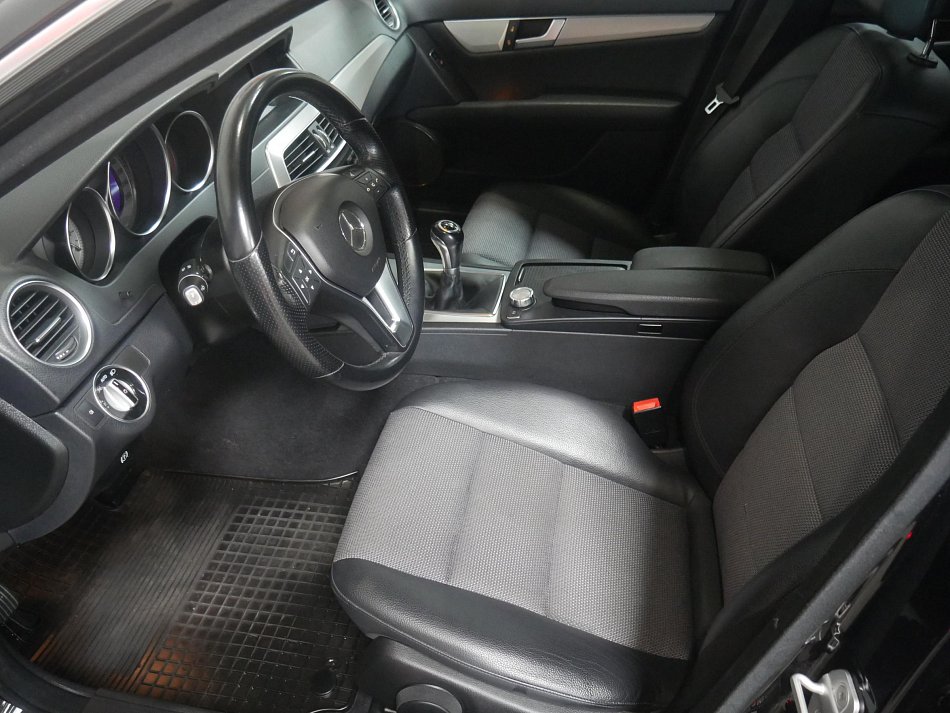 Mercedes-Benz Třída C 2.2CDi  C220