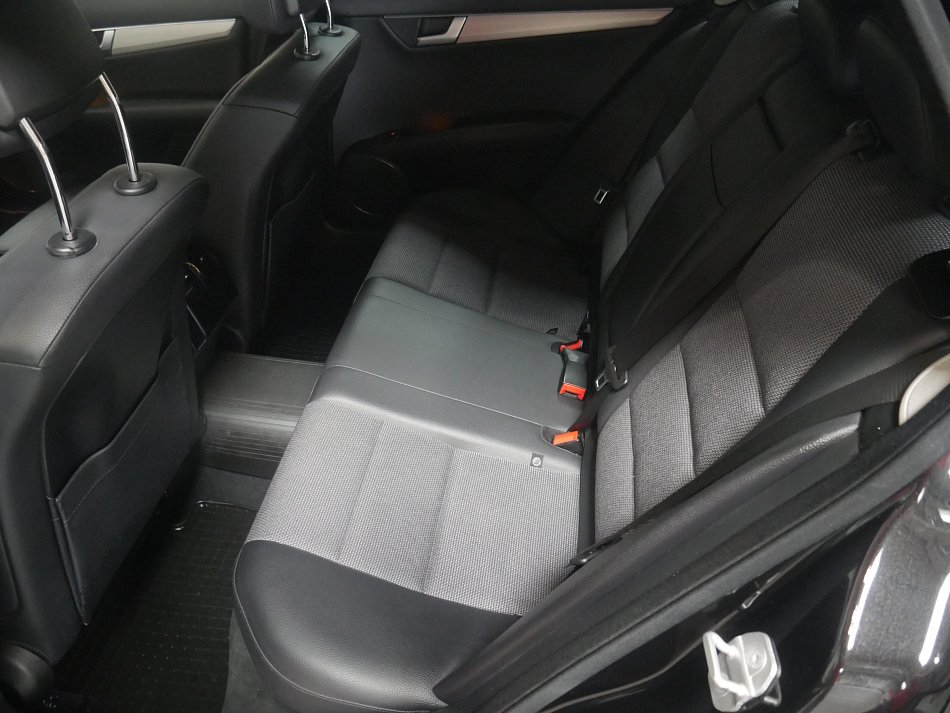 Mercedes-Benz Třída C 2.2CDi  C220