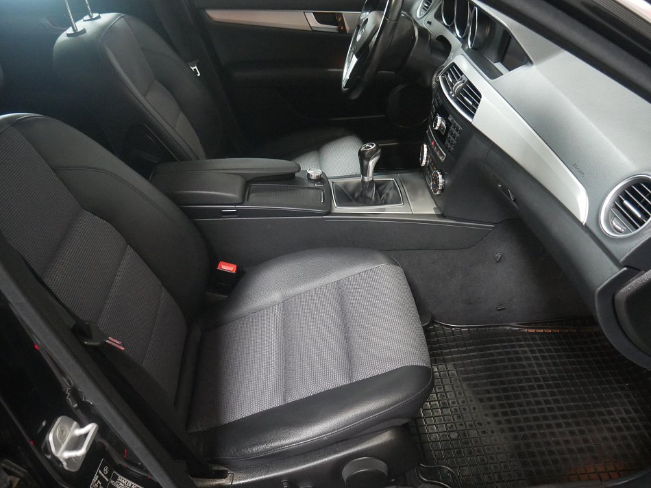 Mercedes-Benz Třída C 2.2CDi  C220