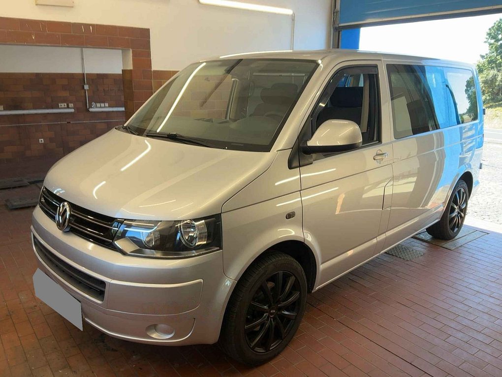 Volkswagen Caravelle 2.0TDi 