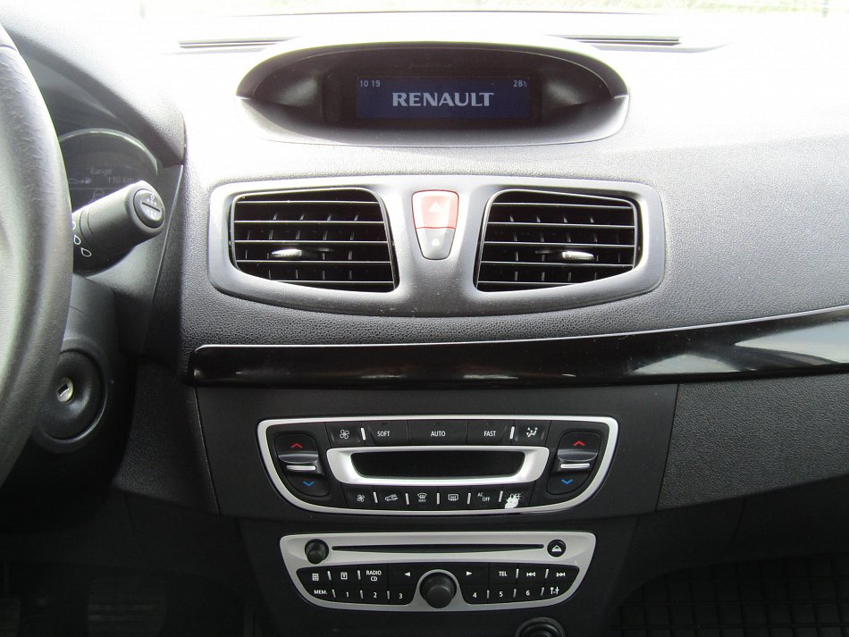 Renault Fluence 1.6i 