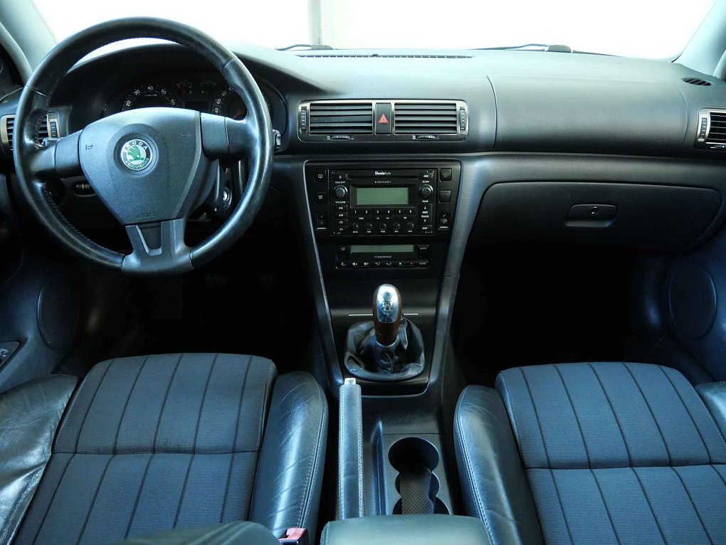 Škoda Superb 1.8 T Elegance