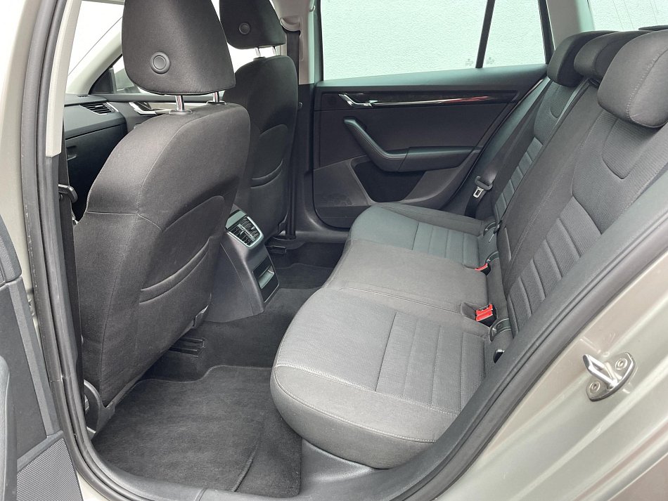 Škoda Octavia III 2.0 TDi Elegance