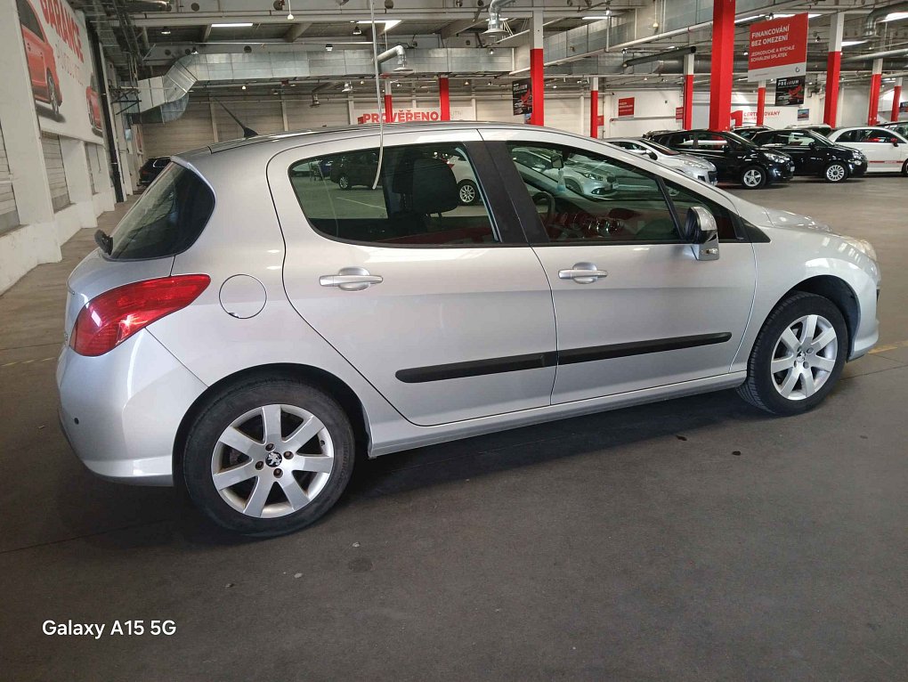 Peugeot 308 1.4i 