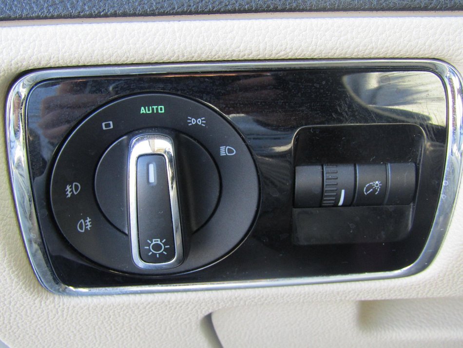 Škoda Superb II 2.0TDI Elegance
