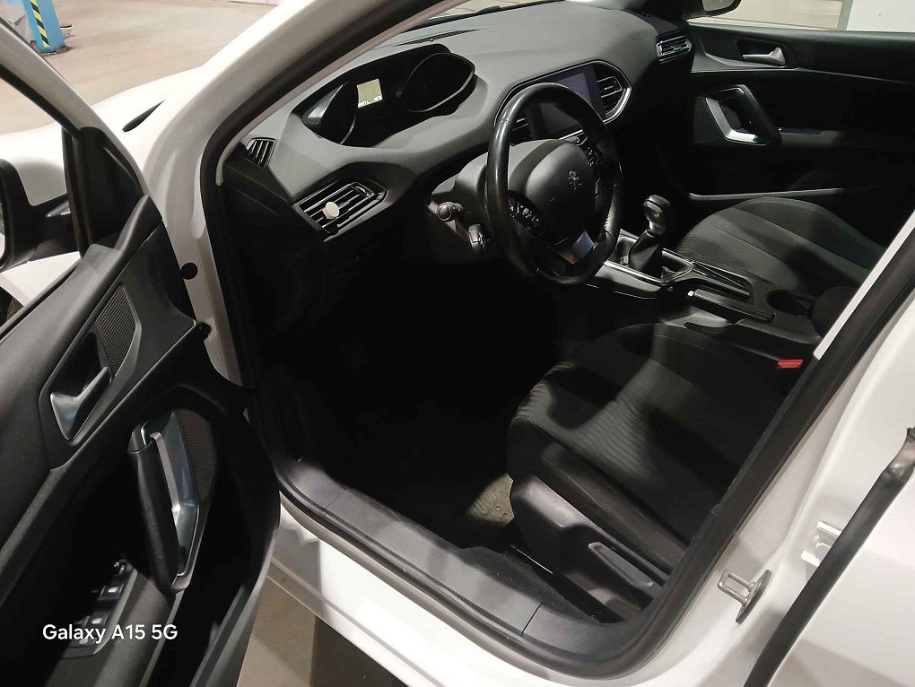 Peugeot 308 1.2 PT 