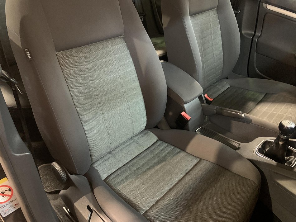 Volkswagen Golf 1.6 MPi Tour