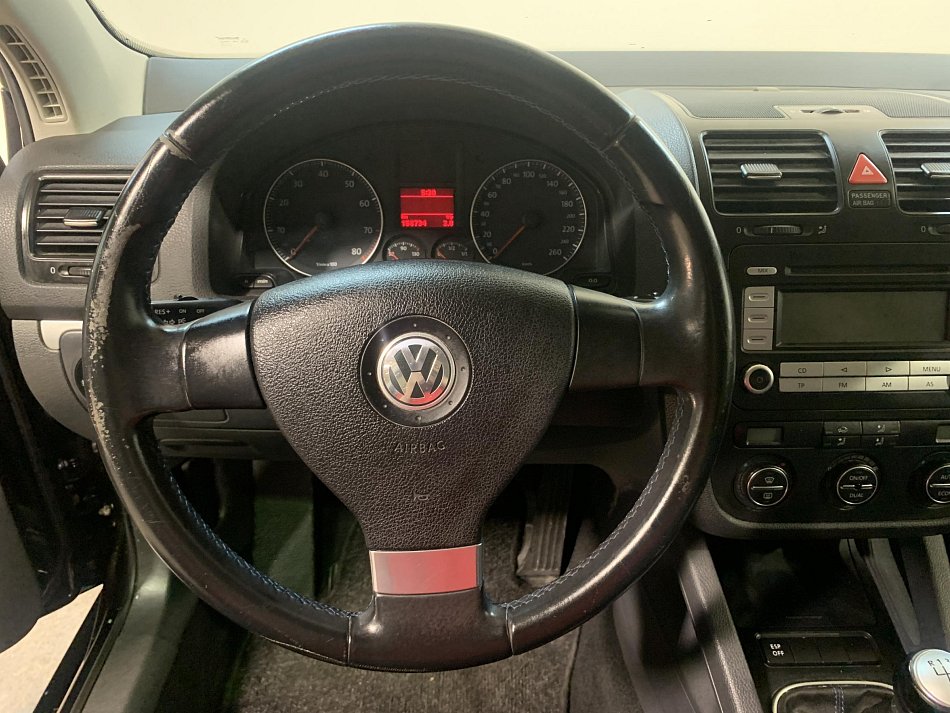 Volkswagen Golf 1.6 MPi Tour