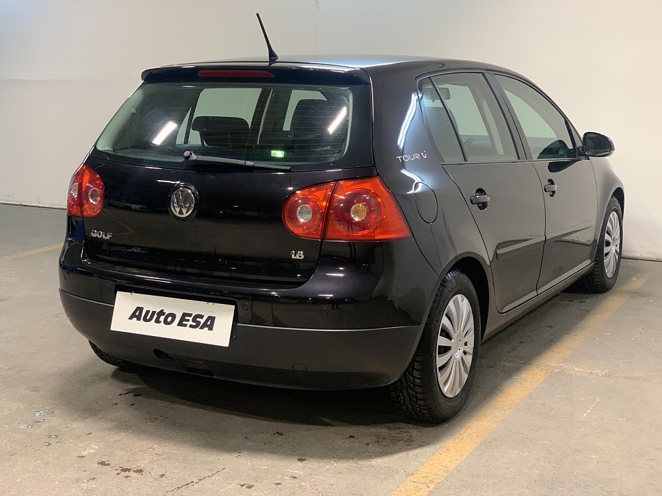 Volkswagen Golf 1.6 MPi Tour