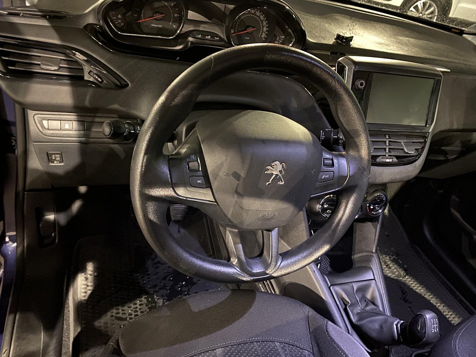 Peugeot 208 1.4i 