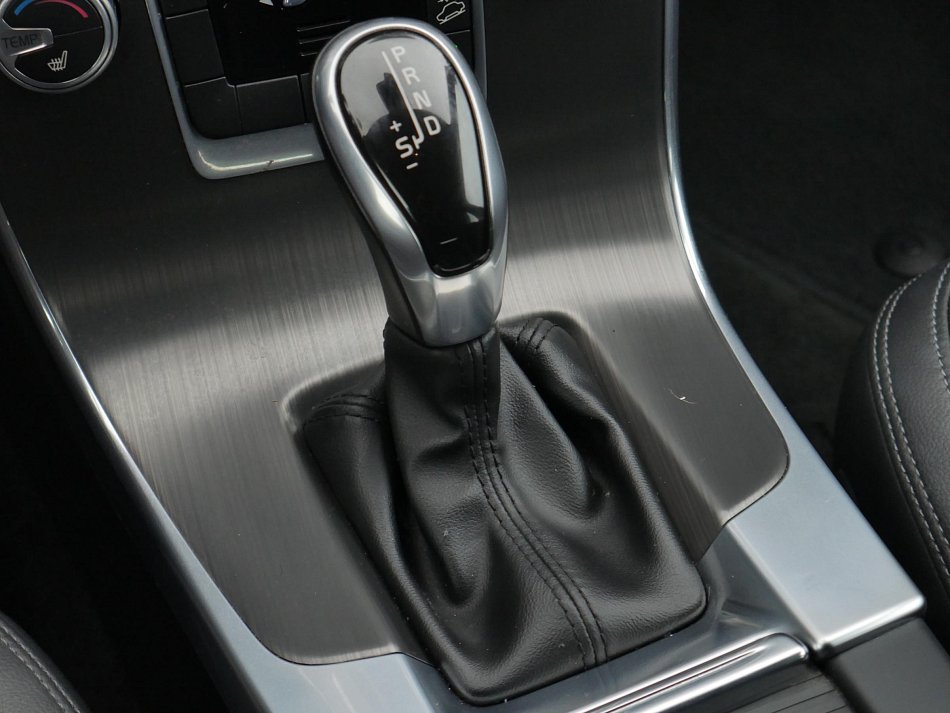 Volvo V60 2.4 D4 Cross Country 4x4