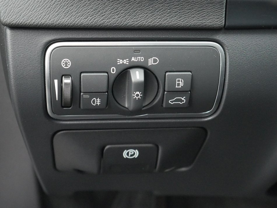 Volvo V60 2.4 D4 Cross Country 4x4