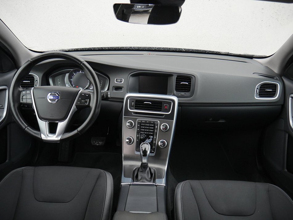 Volvo V60 2.4 D4 Cross Country 4x4