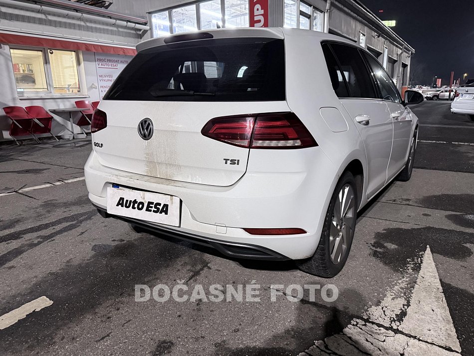Volkswagen Golf 1.0TSI 