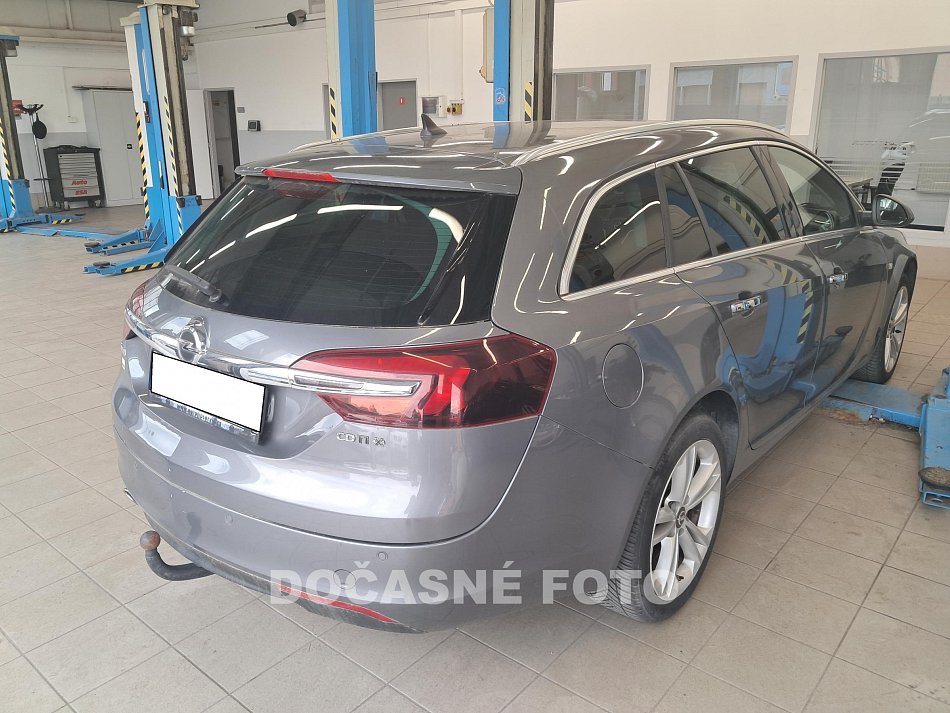 Opel Insignia 2.0D 