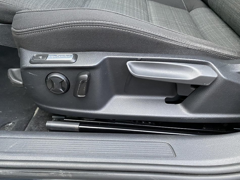 Volkswagen Passat 2.0 TDi Business