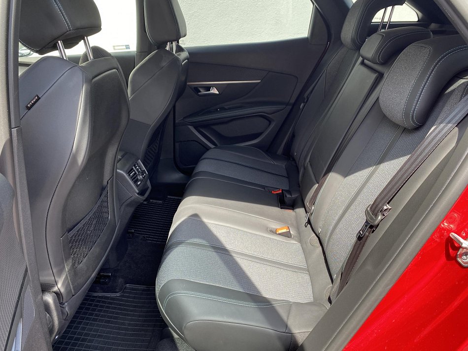 Peugeot 3008 1.2 PT Allure