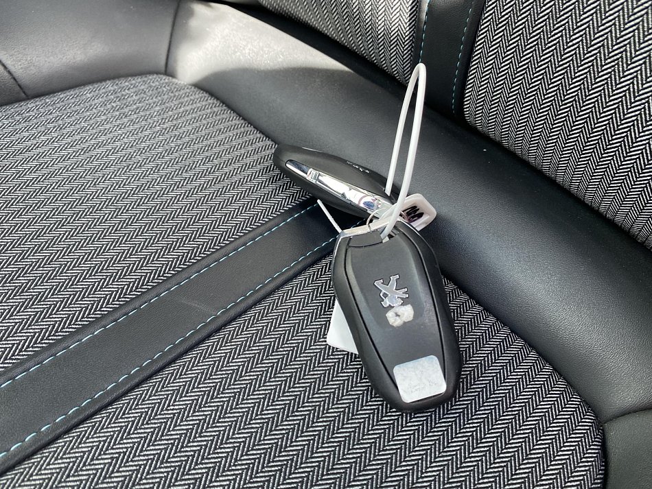 Peugeot 3008 1.2 PT Allure