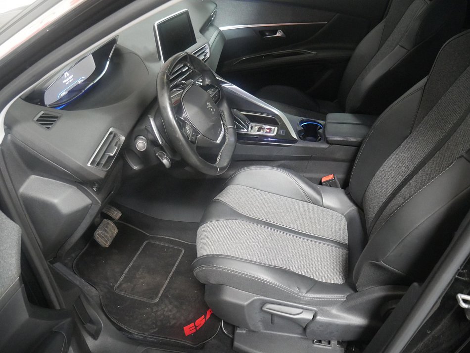 Peugeot 3008 1.2PT Allure