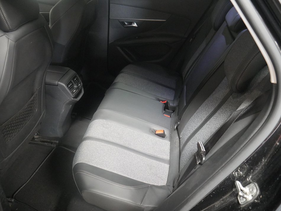 Peugeot 3008 1.2PT Allure