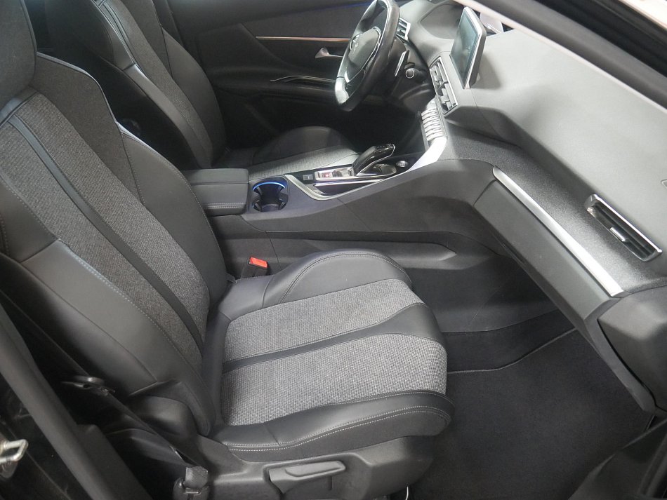 Peugeot 3008 1.2PT Allure
