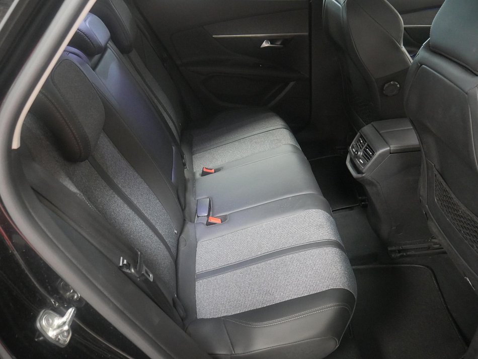 Peugeot 3008 1.2PT Allure