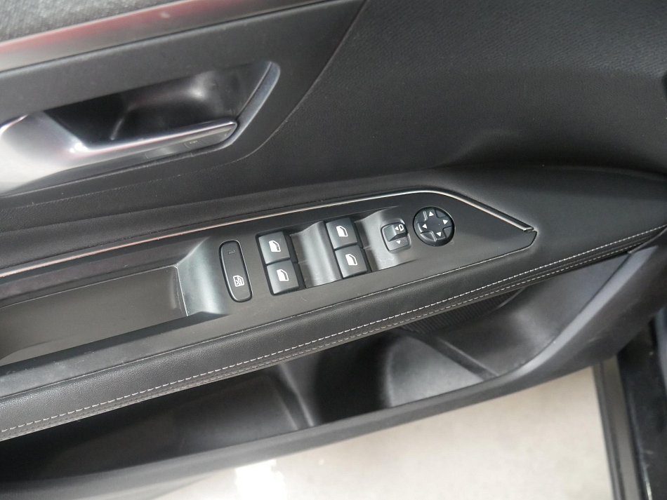 Peugeot 3008 1.2PT Allure