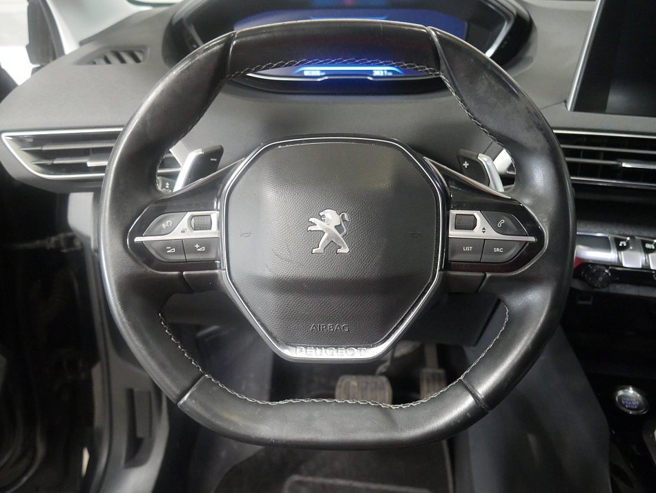 Peugeot 3008 1.2PT Allure