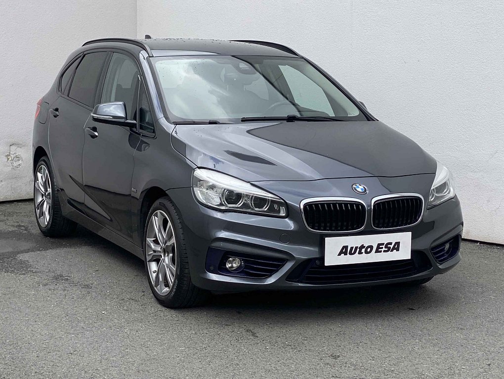 BMW Řada 2 2.0 i Sport Line 220 i