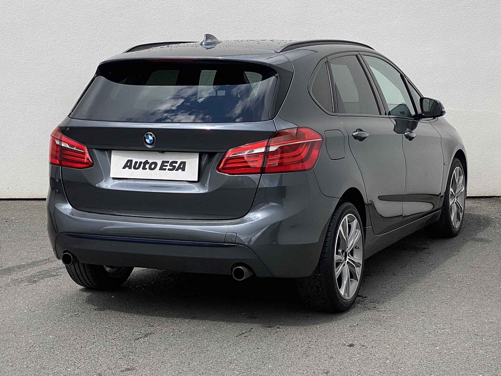 BMW Řada 2 2.0 i Sport Line 220 i