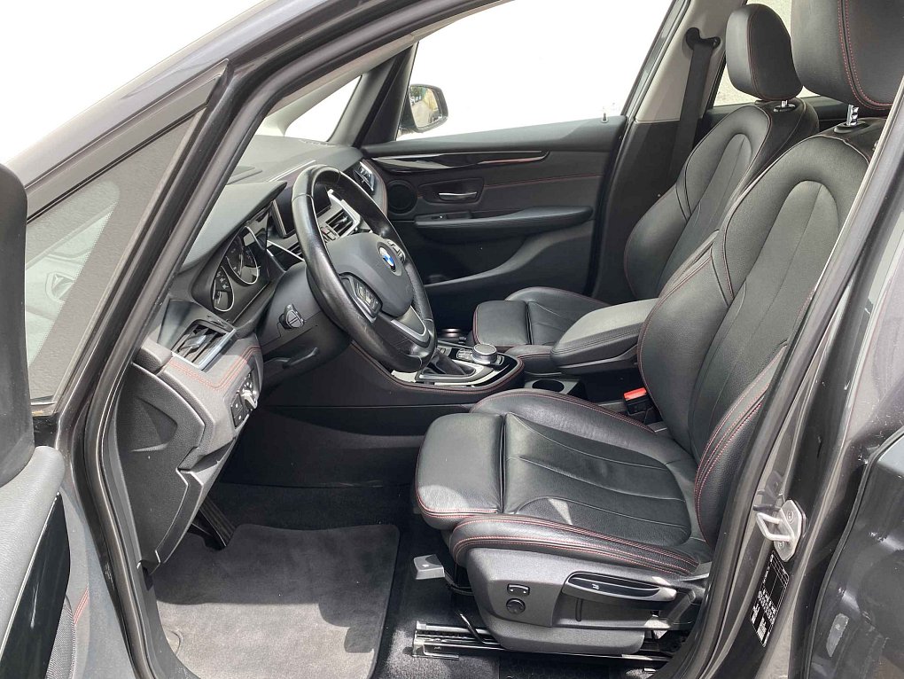 BMW Řada 2 2.0 i Sport Line 220 i