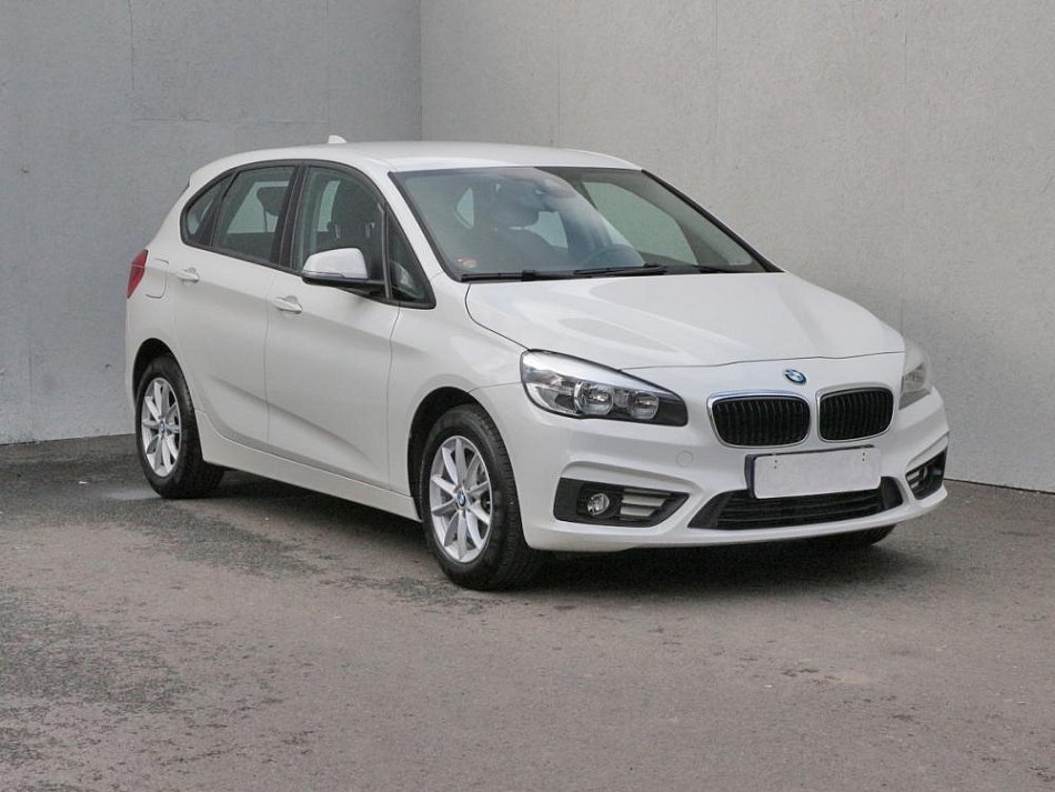 BMW Řada 2 2.0 i Sport Line 220 i