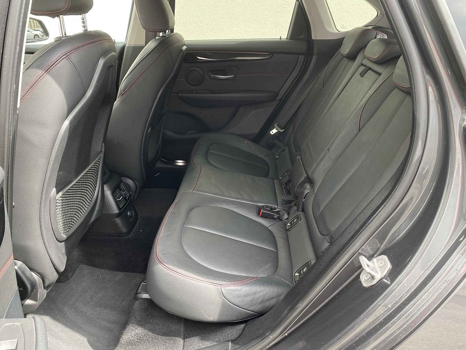 BMW Řada 2 2.0 i Sport Line 220 i